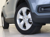 5スポーク7.5J&times;18インチシルバーアルミホイール。衝突回避・被害軽減ブレーキシステムやパイロット・アシストなど、数多くの先進安全・運転支援機能を標準装備。