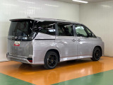 右後ろから