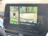 【アラウンドビューモニター】専用のカメラにより、上から見下ろしたような視点で360度クルマの周囲を確認することができます☆死角部分も確認しやすく、狭い場所での切り返しや駐車もスムーズに行えます。