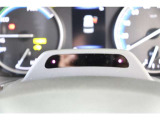 【ドライバーモニター】搭載です。目の開閉状態や視線方向、顔の向きや運転姿勢からドライバーの運転状態を検知。脇見・閉眼状態を検知した場合などにはドライバーに警告してくれます。