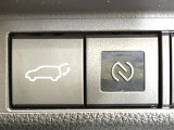 【パワーバックドア】スマートキーや運転席のボタンを押すだけでリアゲートが自動で開閉します!荷物を持っている時や、高い位置にあるバックドアを閉める際に便利な機能です♪
