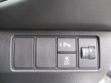 【安全装備】パーキングセンサーが付いておりますので後退時などに車両に障害物が接近するとお知らせしてくれます。便利な機能です