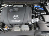 「SKYACTIV-G(ガソリン)」は、規格外の高圧縮を実現し、世界のエンジン技術者に驚きを与えました。さらに、それを維持したままノッキングの発生を抑え、熱効率を向上、走りにも寄与したエンジンです。