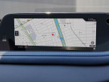 マツダコネクトの8.8インチワイドセンターディスプレイです。『Android Auto』『Apple CarPlay』や独自のコネクテッドサービスに対応したインターフェイスシステムです。