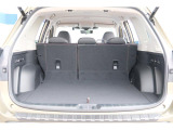 車体構造の見直しや、新型パワーリヤゲートの採用により、荷室幅および荷室開口部を拡大。サイズの大きな荷物の出し入れがしやすくなっております。