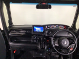【前方視界】開放的な前方視界!運転がしやすく疲れにくいです♪窓が大きく、見通しがとっても良いおクルマですよ♪
