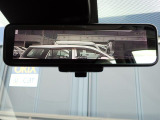 バックカメラ装備しております。駐車時に大変役に立ちますよ。駐車が苦手な方にも便利機能です。