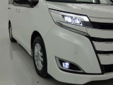 フォグランプ装着車です。暗い夜道の車両前方を明るく照らします