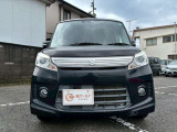 お車のフォグランプは、濃霧が発生し運転が困難に感じる際に使う補助灯としての役割があり運転をサポートしてくれます♪