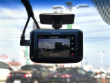 【ドライブレコーダー】映像・音声などの運転中の記録を残します。事故などを起こした起こされた時の証拠になりえますので、もしも時でも安心ですね。