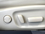 【パワーシート】スイッチ一つで簡単にシートの微調整が可能!電動だから力もいりません!快適なシートポジションにセットして、快適なドライブをお楽しみください。