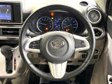 【純正革巻きステアリング】上質な革を使用することで、手にしっかり馴染みとても運転しやすいハンドルです♪