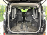 普段のお買い物や通勤、送迎等に十分な荷室スペースを確保しております。セカンドシートを倒すと、大きな荷物の積載も可能です♪
