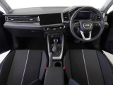 Audiのインテリアはエクステリア同様、優れたデザイン性とクオリティ、そして機能性を兼ね備えております。