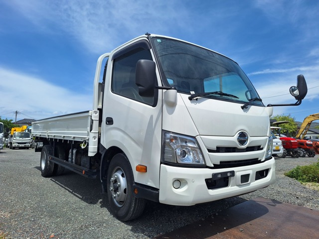 デュトロ  積載4600kg バックアイカメラ