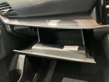 車検証入れになどにも使える便利な収納BOXあります。
