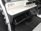 当社は購入後のアフターケアを大切にしております。納車後、1ヶ月無料点検、半年ごとにあんしん点検、12ヶ月法定点検の誘致をします。また車検までの点検をセットにした『ワンダフルパスポート』を販売中です。