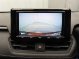 バックモニターを装備しています。車庫入れ時等に車両後方が確認出来るのでとても便利です。