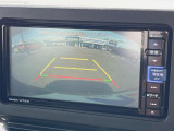 【バックカメラ】駐車時に後方がリアルタイム映像で確認できます。大型商業施設や立体駐車場での駐車時や、夜間のバック時に大活躍!運転スキルに関わらず、今や必須となった装備のひとつです!