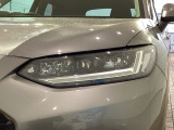 LEDヘッドライトは、点灯の瞬間から最大光量を発揮し、突然暗くなるトンネルなどでの安定感を高めます。