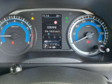 燃費情報などを知らせるインジケーター付き