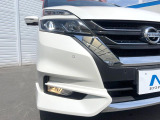 【LEDヘッドライト】悪天候や夜間走行時も良好な視界を確保し安心して運転できる高輝度LEDヘッドライトを装備!点灯速度が早く、消費電力も抑えられています。
