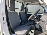 運転席も広々、ドライブも楽しめますね♪実際お座りいただくのが、分かりやすいと思います。お気軽にご来店ください!