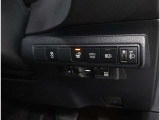ハンドルヒータースイッチ*ハンドルの左右のグリップ部を暖めることができます。