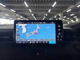 ディスプレイオーディオやカーナビは、現代のドライブにおいて欠かせない装備のひとつです。初めての場所でも迷いにくく、快適なルート案内で運転をサポートします。移動中のエンターテインメント性も高まります。