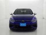 ドイツ車はフロントマスクに特徴がございます。一目でGOLF VARIANT Rと分かるデザインです。在庫状況もお気軽にお問い合わせください。