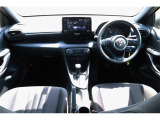 前席全体 目線も高く広い視界で安心して運転することができますね!