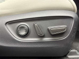 パワーシート搭載。微妙な調整が手軽にでき、最適なポジションで運転することが可能です。