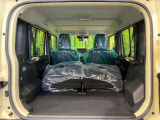 普段のお買い物や通勤、送迎等に十分な荷室スペースを確保しております。セカンドシートを倒すと、大きな荷物の積載も可能です♪