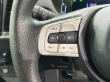 ステアリングにオーディオ操作スイッチが付いています。オーディオ画面に直接タッチしなくても操作が出来ますので、運転に集中できます。