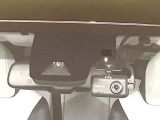 【トヨタセーフティセンス】走行中に前方の車両等を認識し、衝突しそうな時は警報とブレーキで衝突回避と被害軽減をアシスト。より安全にドライブをお楽しみいただけます。