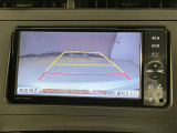 【バックカメラ】あると便利なバックカメラ装備!駐車時に後方がリアルタイム映像で確認できます。立体駐車場や夜間の車庫入れ時に大活躍!運転スキルに関わらず、今や必須となった装備ですね♪