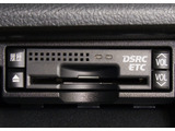 ★ETC(DSRC)が装備されています!!社外品とは違い収まりの良いデザインが人気!高速道路を利用する際は必需品ですよね!!ストレス無く料金所を通過出来ます!!