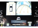 バックギアに入れるとバックカメラの映像がナビに映ります。障害物までの距離もわかりやすいです。
