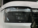 LEDヘッドライトは、点灯の瞬間から最大光量を発揮し、突然暗くなるトンネルなどでの安定感を高めます。