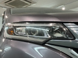 LEDヘッドライトは、点灯の瞬間から最大光量を発揮し、突然暗くなるトンネルなどでの安定感を高めます。