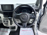 たとえばダイハツのお店にある、たくさんのスマアシ搭載車は、正常に作動する事をしっかり確認します。