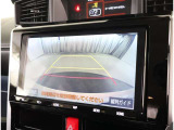 バックガイドモニターで、後方を確認しながら安心して駐車することができます。運転初心者も熟練者も必須の機能ですよ!