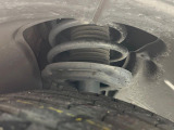 お車を安心してお乗りいただく為には、足回りの定期点検が欠かせません。サービスサポート(有償保証)では無料点検もご提供しており、安心のカーライフをお過ごしいただけるサポート体制が整っています。