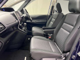 【車内ルームクリーニング済】専門スタッフにより車内はきれいにルームクリーニングを行っております。