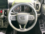 【純正革巻きステアリング】上質な革を使用することで、手にしっかり馴染みとても運転しやすいハンドルです♪