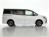 両側パワースライドドア付きだから、狭い駐車スペースなどでの 乗り降りラクラク!小さなお子さまのいるご家庭には嬉しい装備。