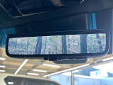 【デジタルインナーミラー】後席の大きな荷物や同乗者で後方が確認しづらい時でも安心!カメラが撮影した車両後方の映像をルームミラー内に表示。クリアな視界で状況の確認が可能です!