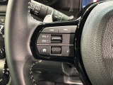 ステアリングにオーディオ操作スイッチが付いています。オーディオ画面に直接タッチしなくても操作が出来ますので、運転に集中できます。