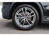 納車前整備は、メルセデスベンツ国際認定メカニックによる最新の検査ライン等の施設が充実した当社工場で入念に行います。