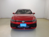 ドイツ車はフロントマスクに特徴がございます。一目でGOLFと分かるデザインです。在庫状況もお気軽にお問い合わせください。